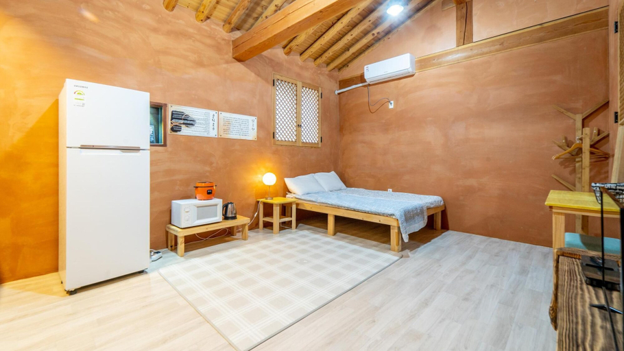 Bedroom 2, Jeju Bijasupgil15 Pension, Jeju