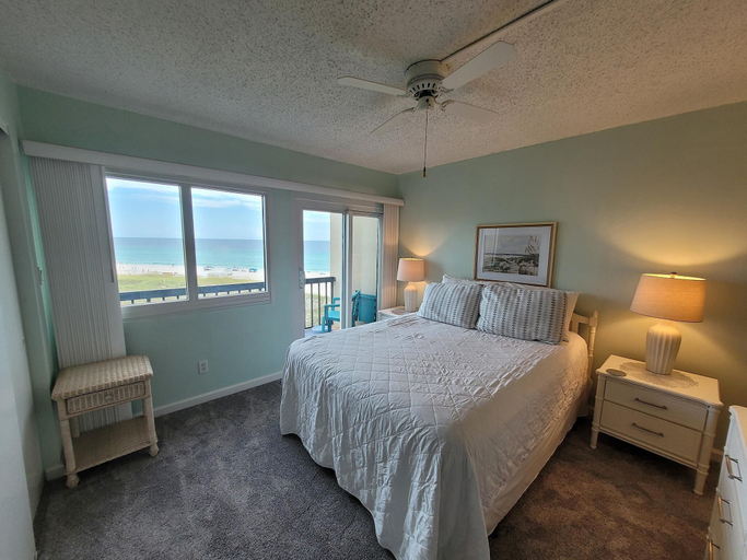 Bedroom 3, Pinnacle Port A-305, Bay