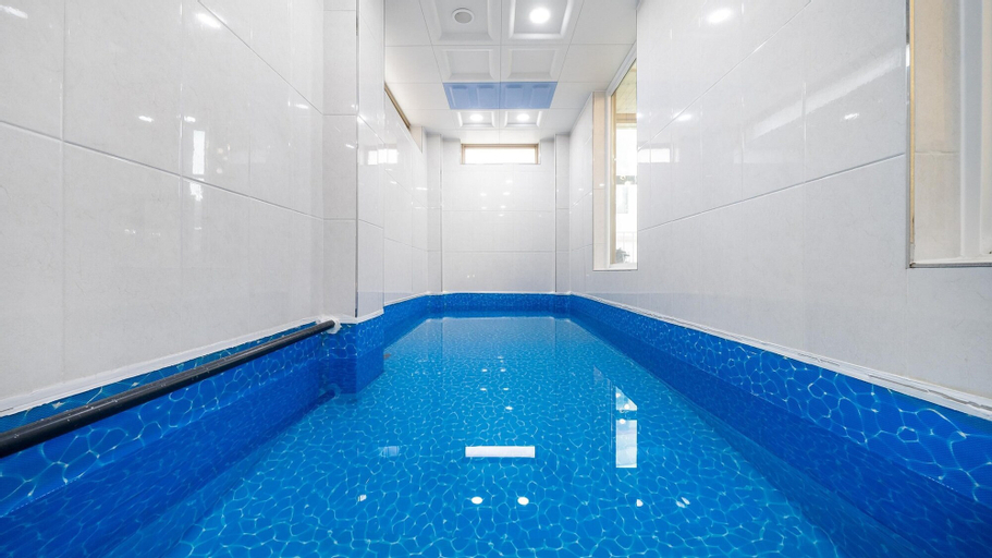 Swimming Pool 24