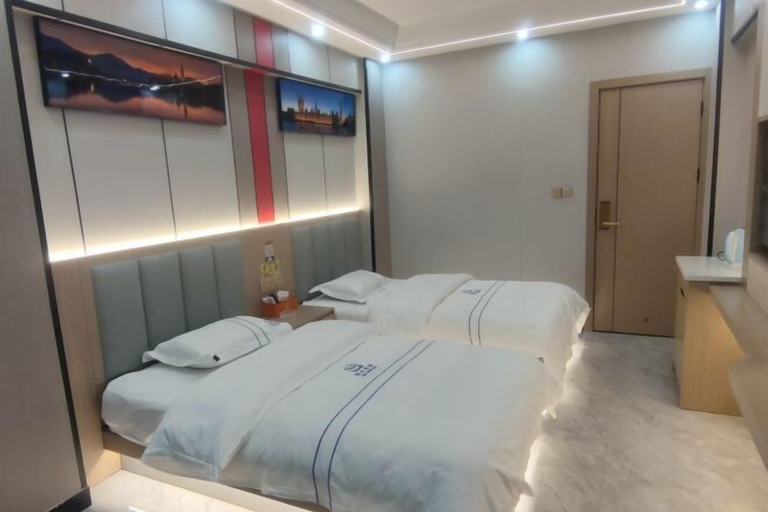 Bedroom 2, Jinyang Grain Trade Hotel, Liangshan Yi