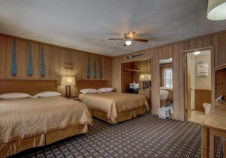 Bedroom 5, Okoboji Lodge, Dickinson