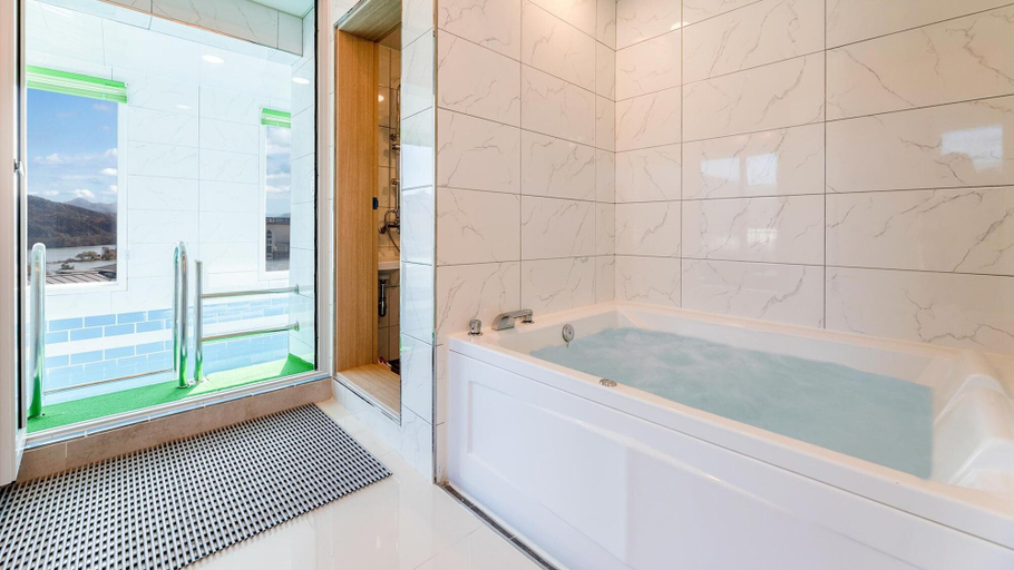 Bathroom 4, Gapyeong Grang Narang Pool Villa, Gapyeong