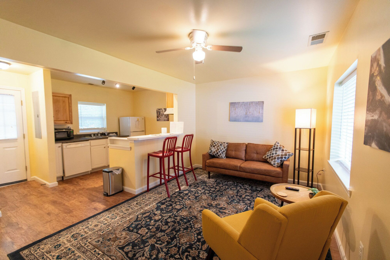 Others 5, Howard's Creek Inn, Greenbrier