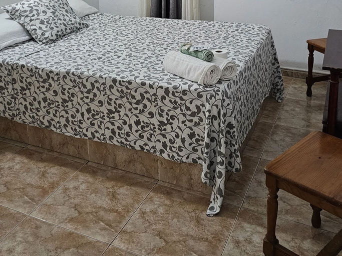 Bedroom 3, Hostal Sol Celeste, Girona