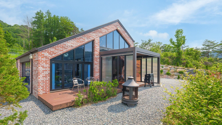 Exterior & Views 2, Danyang Dandelion Pool Villa, Danyang