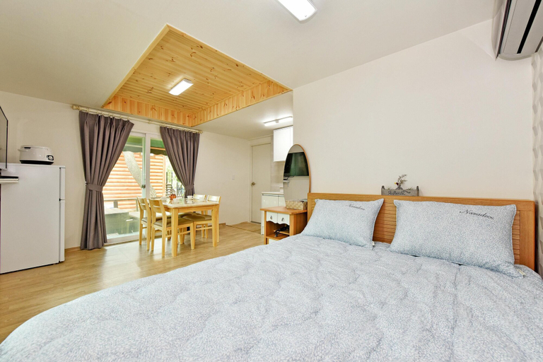 Bedroom 3, Gapyeong Leupuang Pension, Gapyeong