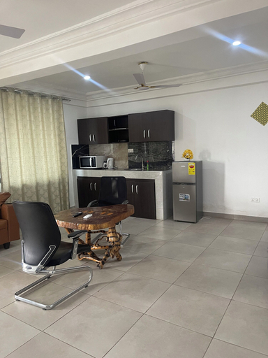 Others 5, Peach City Apartments, Tema