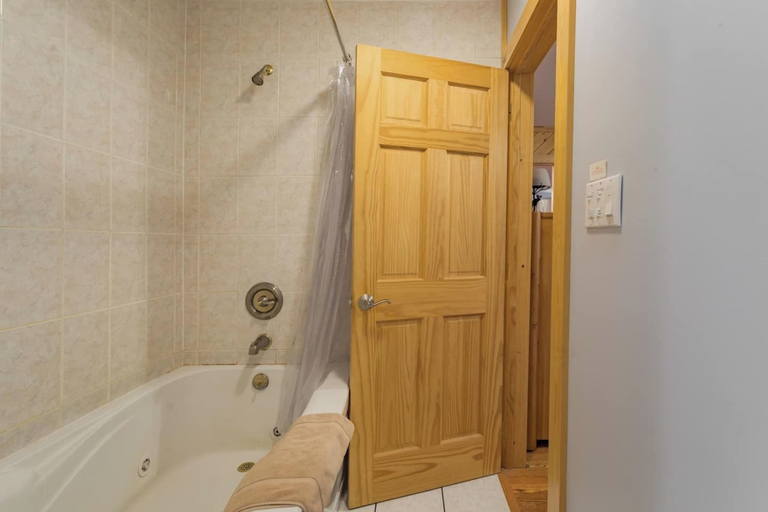 Bathroom 4, Catskill Retreat, Delaware