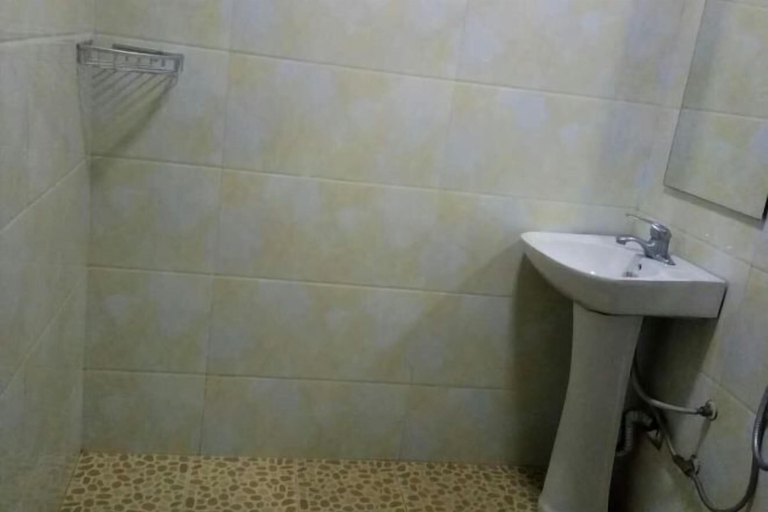 Bathroom 3, Qingya Inn on the West Grand Canyon Hot Spring, Zhaotong