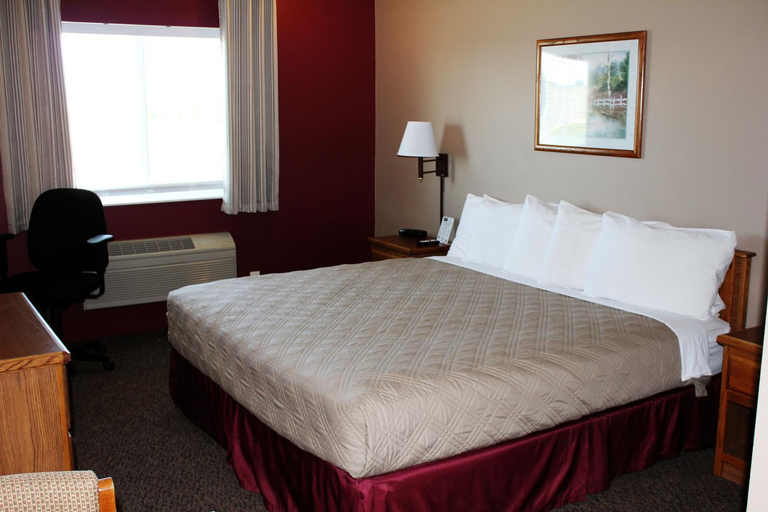 Bedroom 2, Capri Inn & Suites - Beatrice, Gage