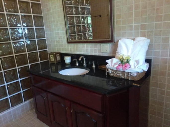 Bathroom 4, Seaside Chateau Resort