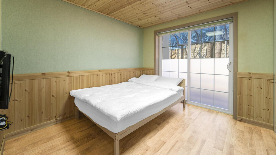 Bedroom 1, Samcheok ara Pension, Samcheok