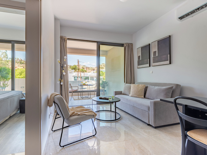 Living room 3, Sanders River Plaza Nice 3 Bedroom Apt w Terrace