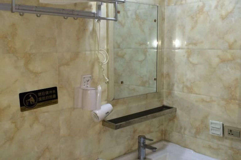 Bathroom 3, Qiaopan Guesthouse, Wenzhou