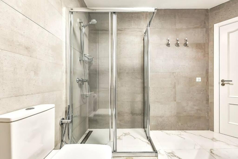 Bathroom 2, Modern apartments in Parque Royal I, Playa Fanabe, Santa Cruz de Tenerife