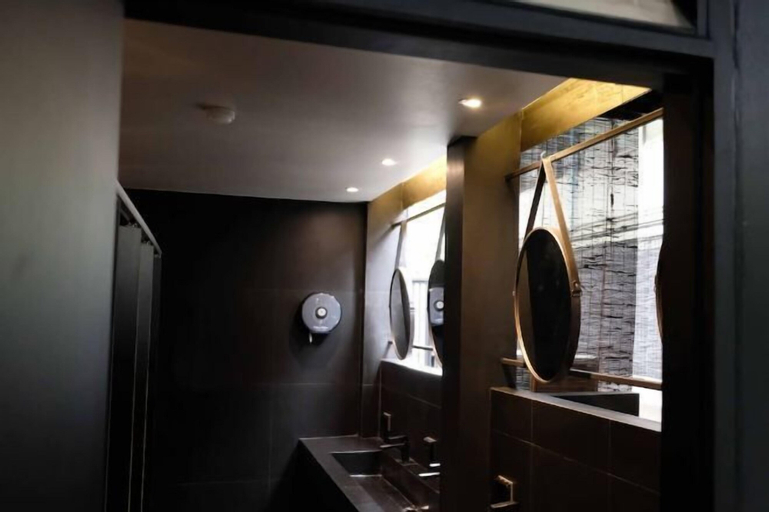 Bathroom 21