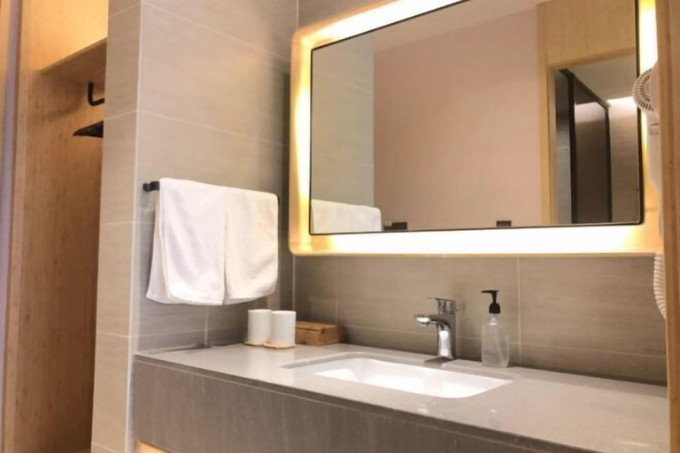 Bathroom 4, JI Hotel (Mudanjiang Railway Station), Mudanjiang