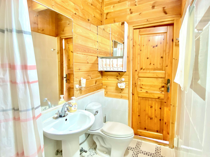 Bathroom 4, Breakfast at Tiffany's Pension, Seogwipo