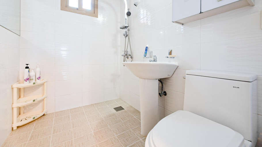 Bathroom 3, Jeju Skysea Pension, Jeju