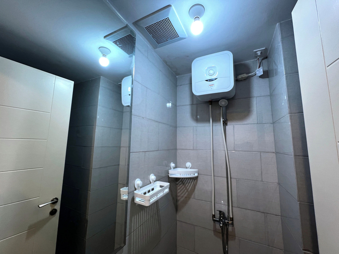 Bathroom 2, Compact And Best Choice Studio At Anderson Supermall Mansion Apartment, Surabaya