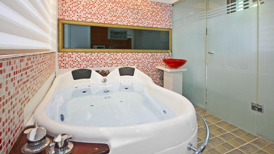 Bathroom 4, Gyeongju Green Valley Spa Pension, Gyeongju