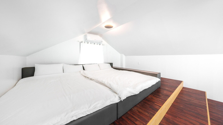 Bedroom 3, Danyang Dandelion Pool Villa, Danyang