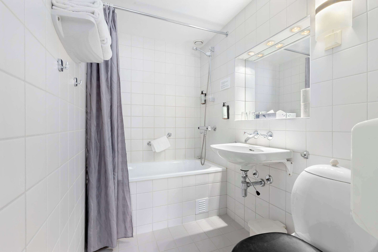 Bathroom 4, Kinsarvik Fjordhotel, BW Signature Collection, Ullensvang