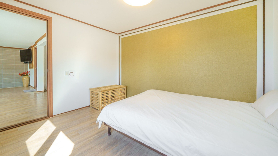 Bedroom 3, Namhae Mohito Pension, Namhae