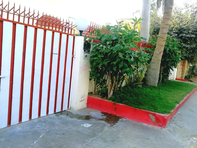 Others 4, White Palace Guest House, Karachi