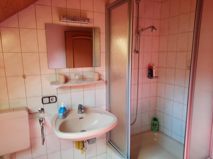 Bathroom 2, Haus Betz, Garmisch-Partenkirchen
