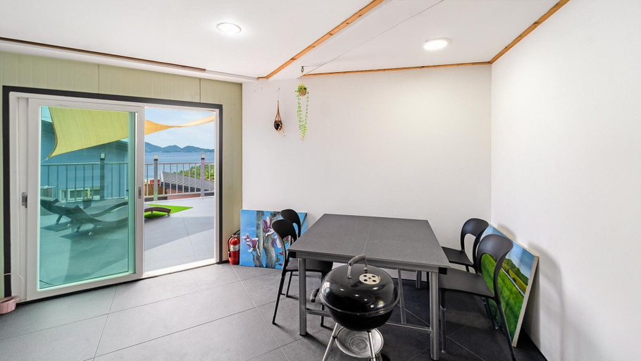 Others 5, Namhae Gooreamyelmae Pension, Namhae