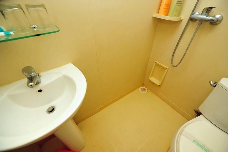 Bathroom, Yunjie Apartment Hotel, Kunming
