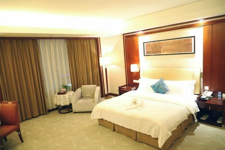 Bedroom 3, Huatian Hotel(Wuhan Xudong Metro Station), Wuhan