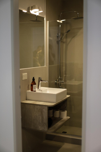 Bathroom, Gente del Sur - Cinco Hermanos, Ushuaia