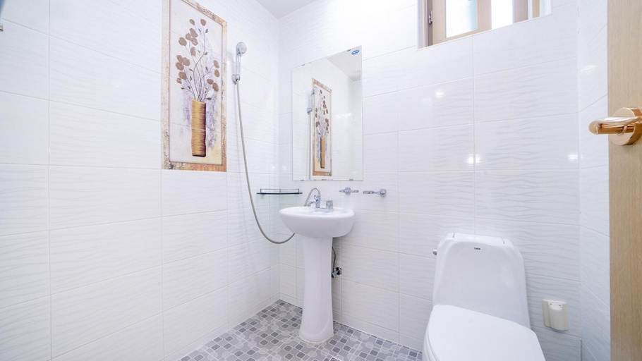 Bathroom 3, Samcheo Happy House Pension, Samcheok