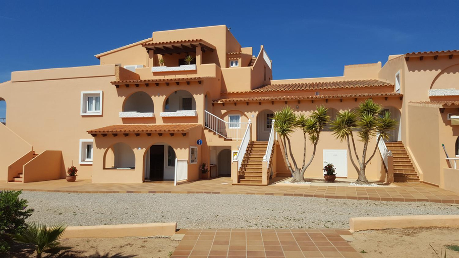 Others 4, Villa Clementina, Baleares
