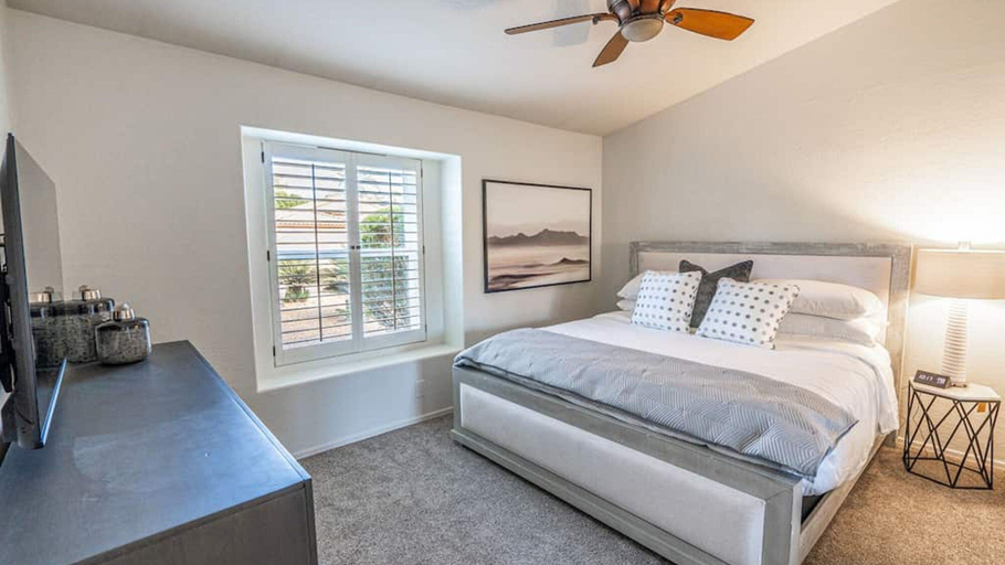 Room 5, New Listing! Stylish 4 Bdrm W/pool and Game Room, Maricopa