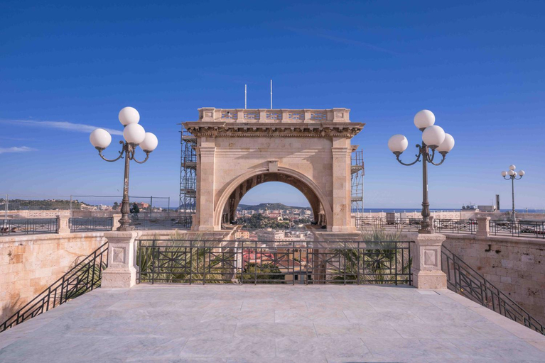 Others 4, Modern Apartment in Historic Building, Cagliari