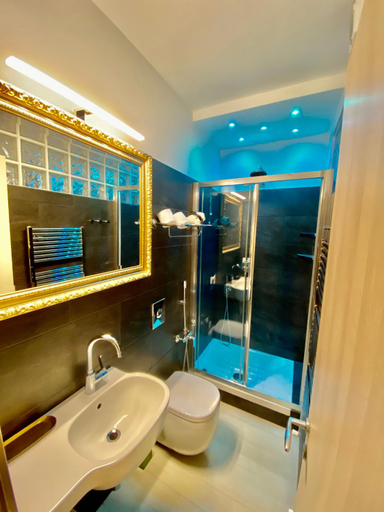 Bathroom 3, The Manarola Sea View, La Spezia