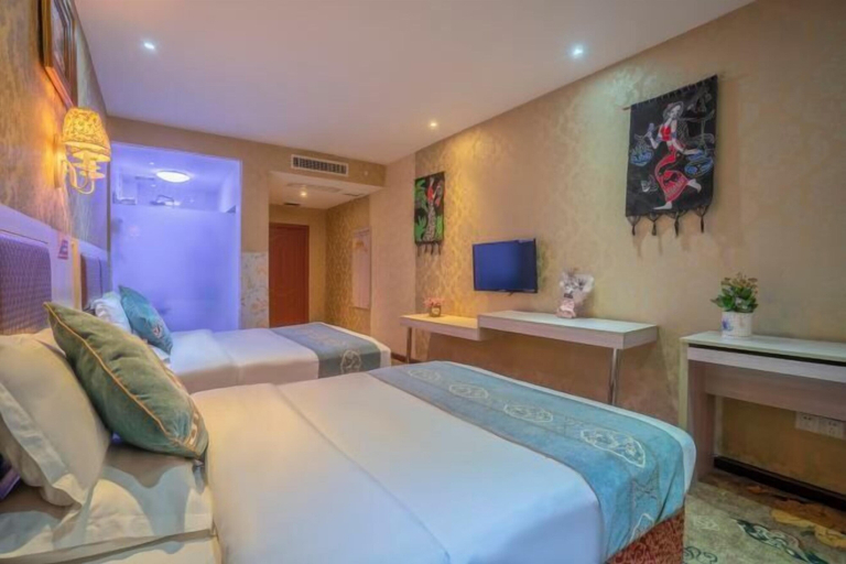 Bedroom 3, Kerry Garten Fashion Hotel, Qiandongnan Miao and Dong
