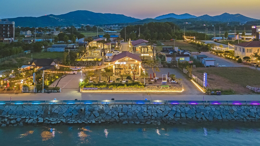 Exterior & Views 2, Ganghwado Mare Seawater Poolvilla, Ganghwa