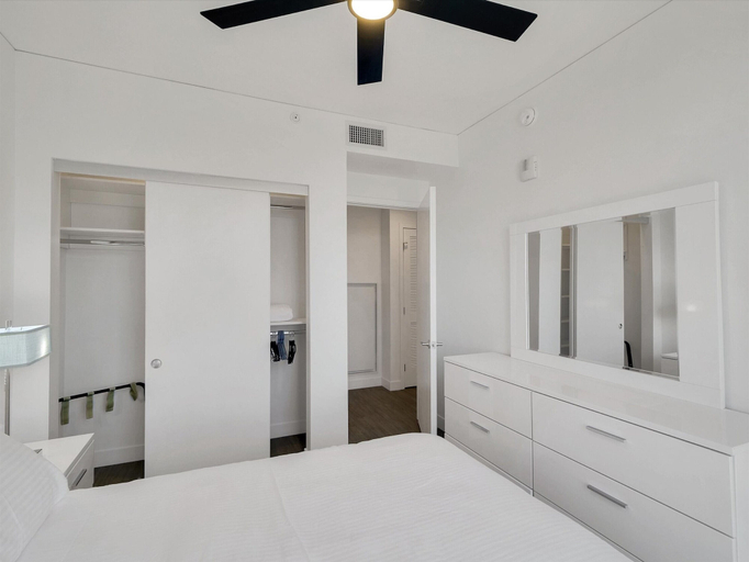 Bedroom 2, Global Luxury Suites at Downtown Phoenix, Maricopa
