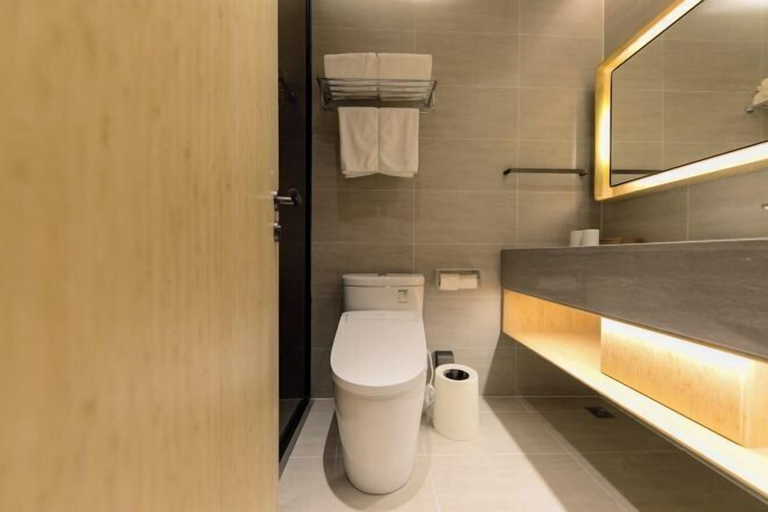 Bathroom 4, JI Hotel (Mudanjiang Railway Station), Mudanjiang