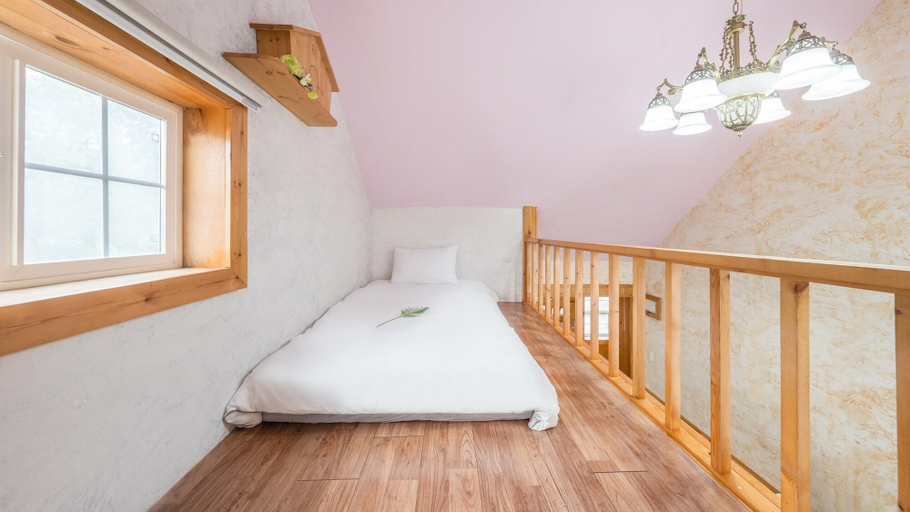 Bedroom 3, Ganghwa Gichayeohaeng Pension, Ganghwa