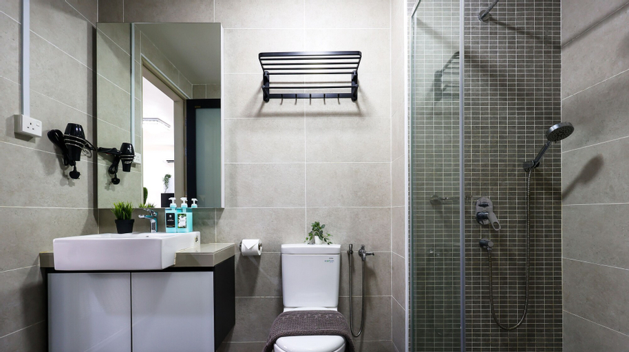 Bathroom 12