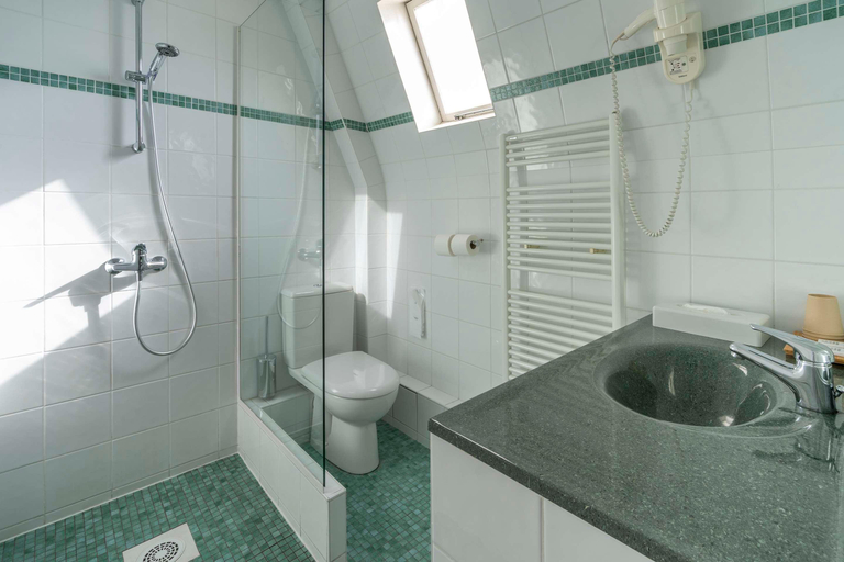 Bathroom 21