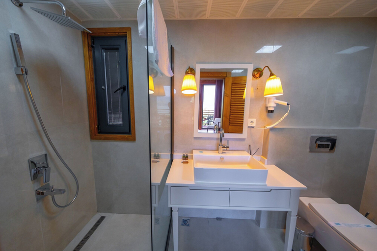 Bathroom 4, Botanik Gol Evleri, Bucak