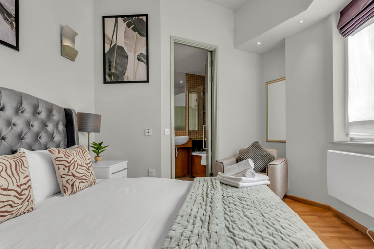 Others 2, One bedroom apartment City Road, London