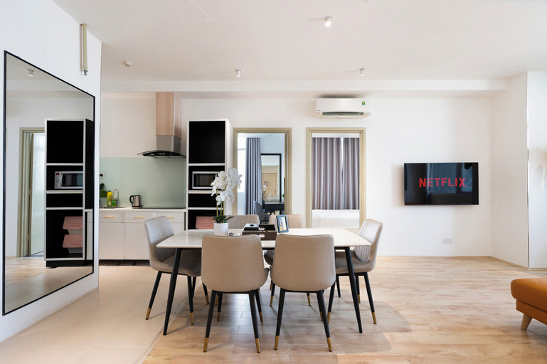 Dining Room 16