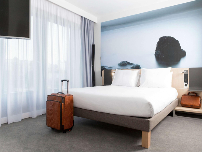 Bedroom 12